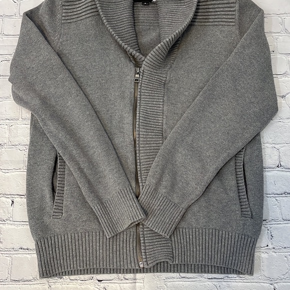 Guess Sweater - Picture 4 of 7